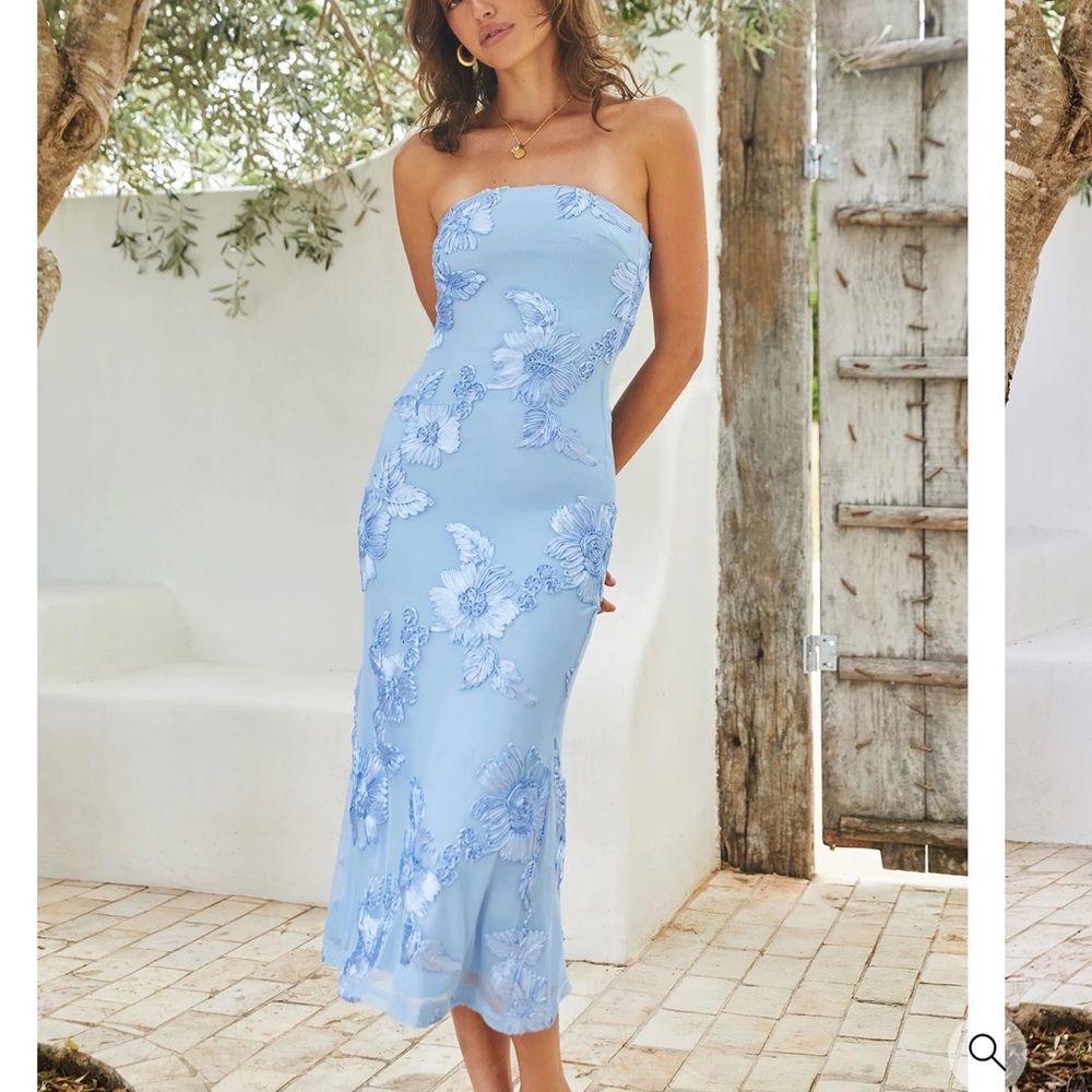 Elegant Blue Floral Midi Dress